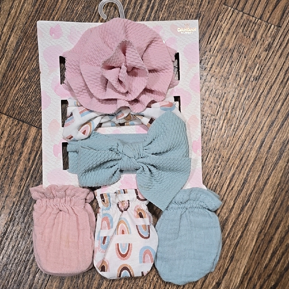 🌟7/25$ NWT AVA OLIVIA Infant mitten and headband set